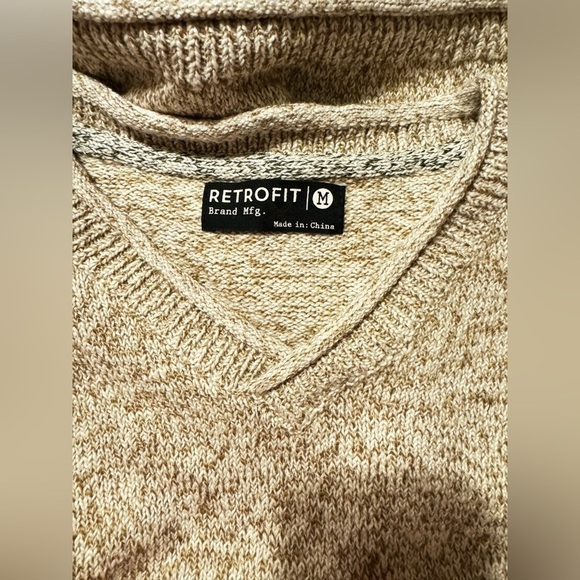 Retrofit V Neck Sweater Size Medium - Picture 5 of 5
